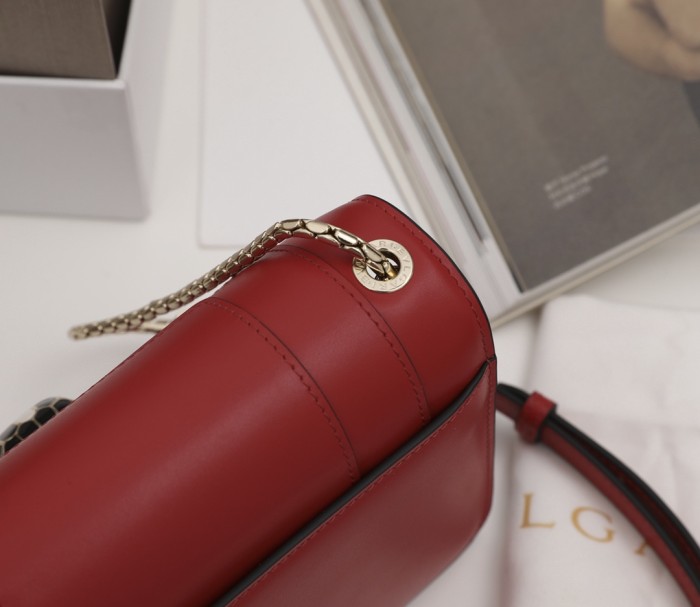 Handbags Bvlgari 2890769950 size:19*13*7 cm