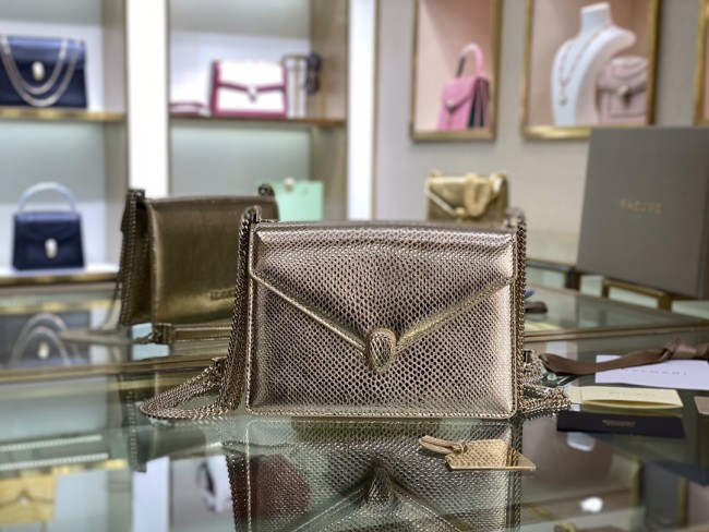 Handbags Bvlgari SERPENTI MULTICHAIN size:19*13.5*6 cm