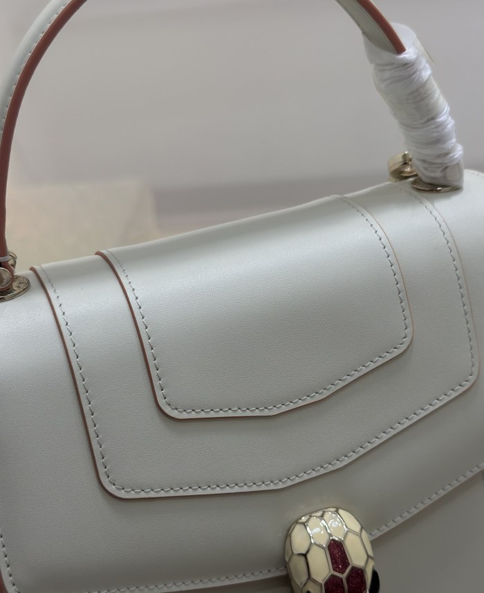 Handbags Bvlgari 38329 size:20*16*9 cm