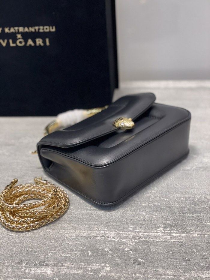 Handbags Bvlgari 291071 size:19.5*15*6 cm