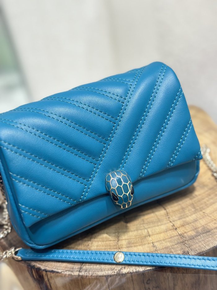 Handbags Bvlgari 288706 size:17*11*5 cm