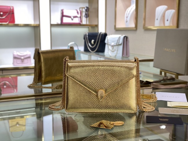 Handbags Bvlgari SERPENTI MULTICHAIN size:19*13.5*6 cm