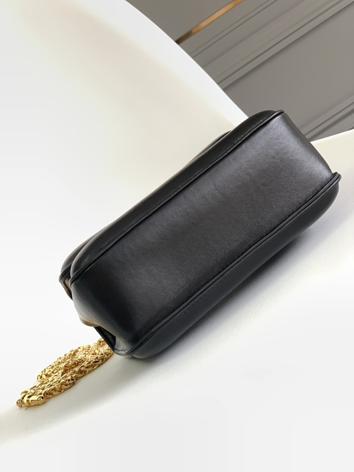 Handbags Bvlgari BVLGARI size:19.2*15*6 cm