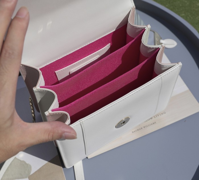 Handbags Bvlgari 24791050 size:18*15*9.5 cm