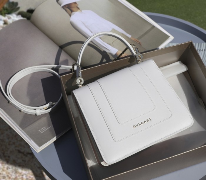 Handbags Bvlgari 24791050 size:18*15*9.5 cm