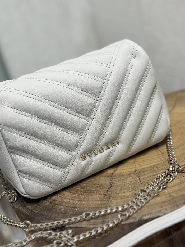 Handbags Bvlgari 288706 size:17*11*5 cm