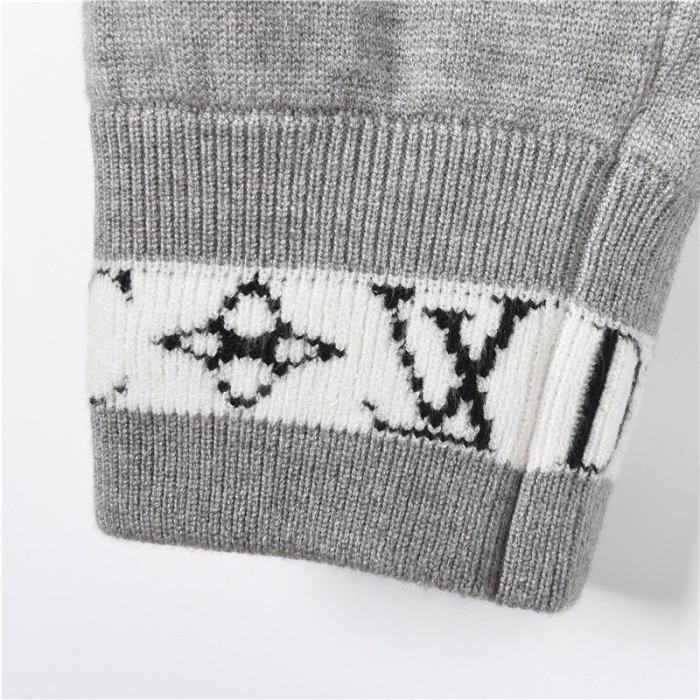 Clothes LOUIS VUITTON 950