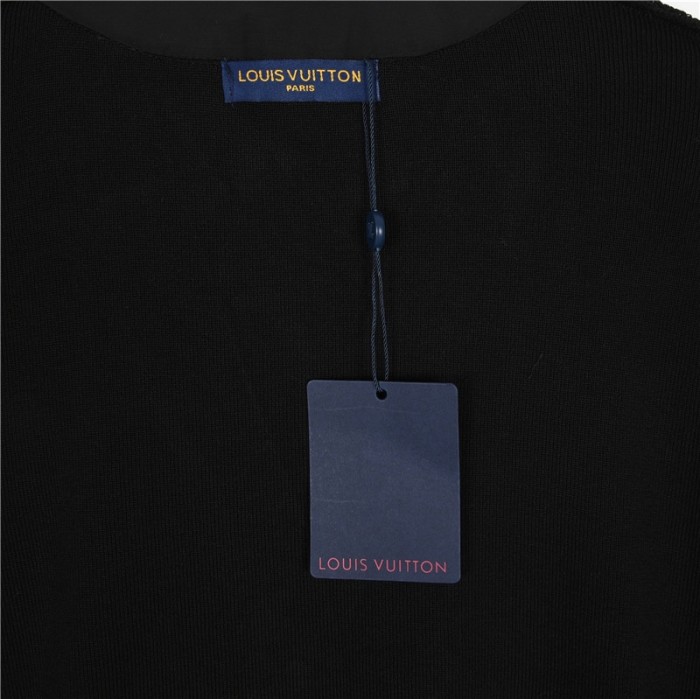 Clothes LOUIS VUITTON 949