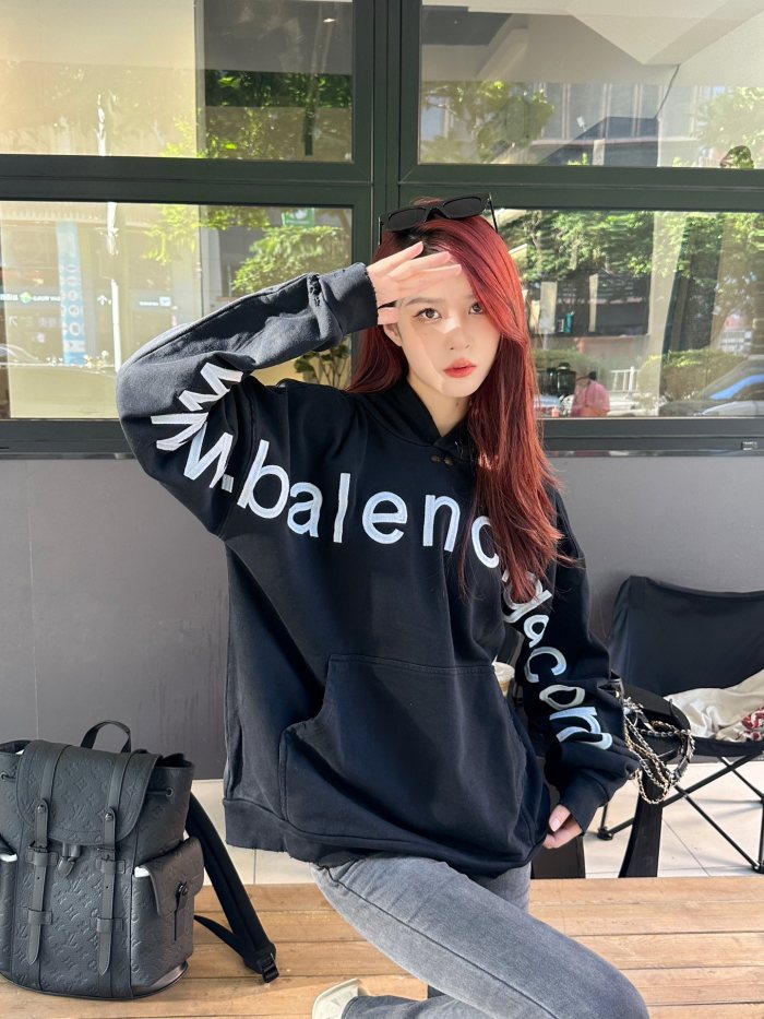 Clothes Balenciaga 701