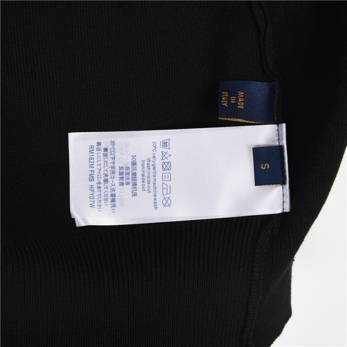 Clothes LOUIS VUITTON 949