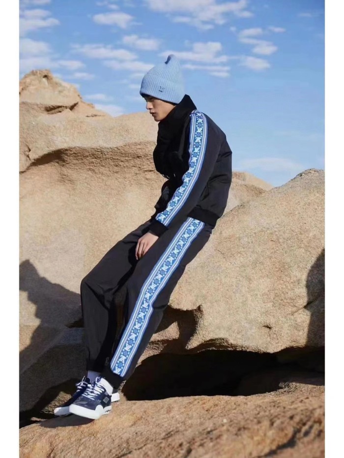 Clothes Louis Vuitton 957