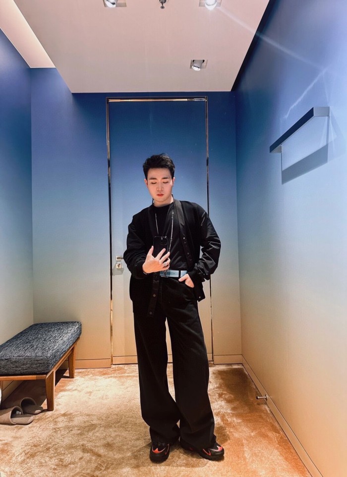 Clothes LOUIS VUITTON 949