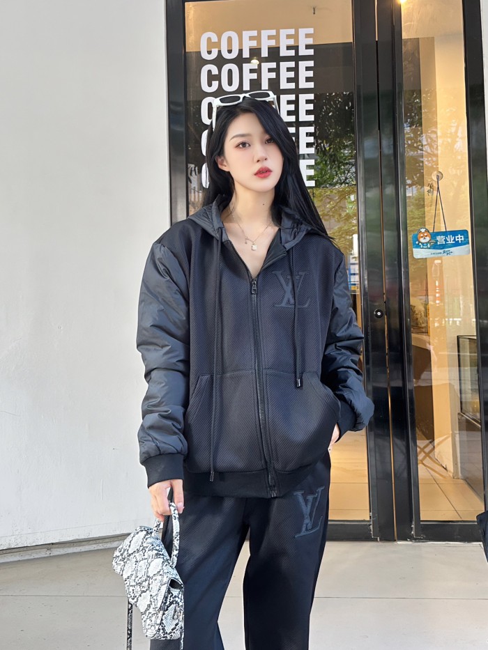 Clothes Louis Vuitton 970