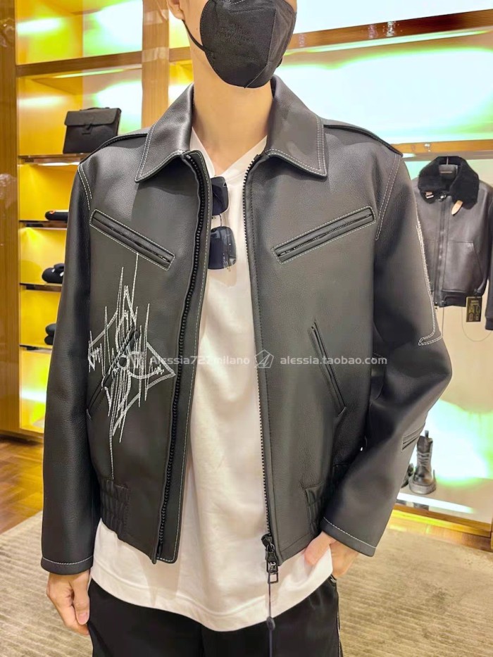 Clothes Louis Vuitton 964