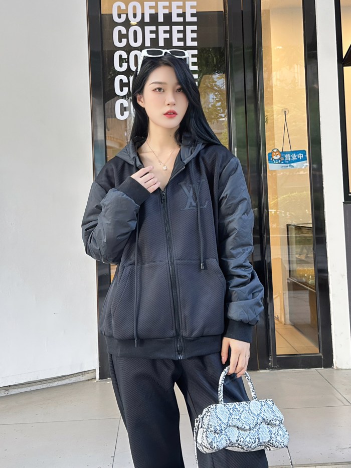 Clothes Louis Vuitton 970