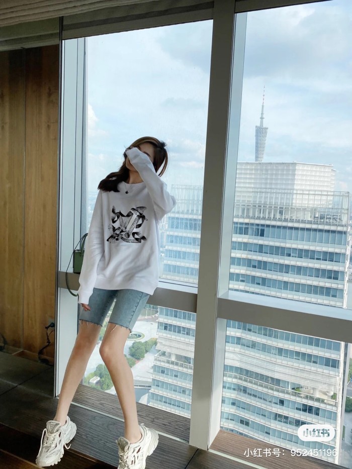 Clothes Louis Vuitton 975