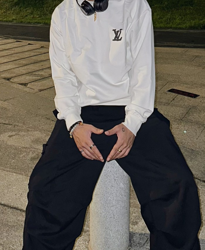 Clothes Louis Vuitton 994