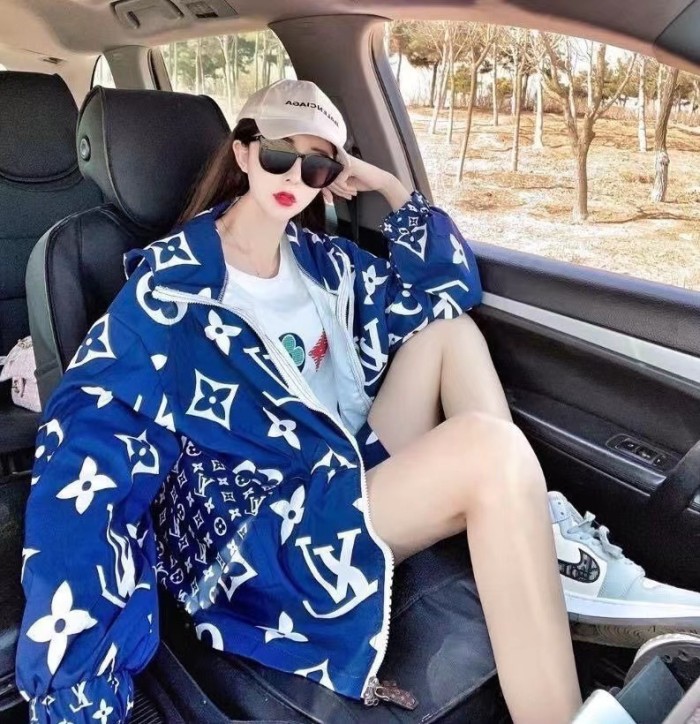 Clothes Louis Vuitton 980