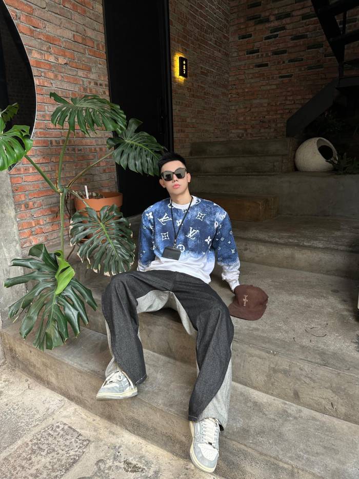 Clothes Louis Vuitton 1002