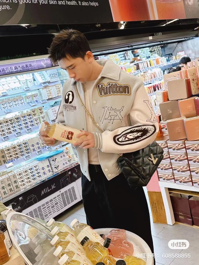 Clothes Louis Vuitton 996