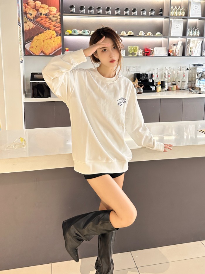 Clothes Louis Vuitton 1009