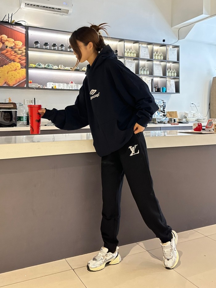 Clothes Louis Vuitton 1010