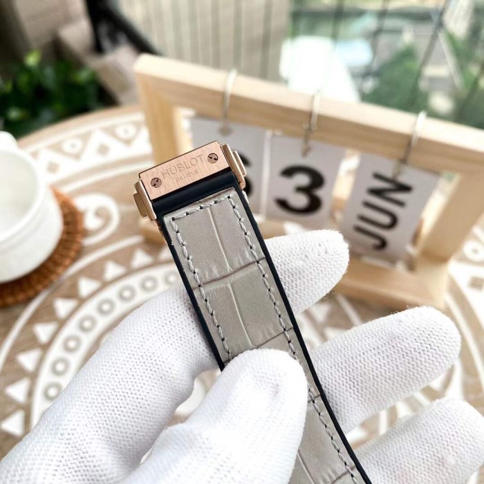 Watches Hublot 315723 size:33*13 mm