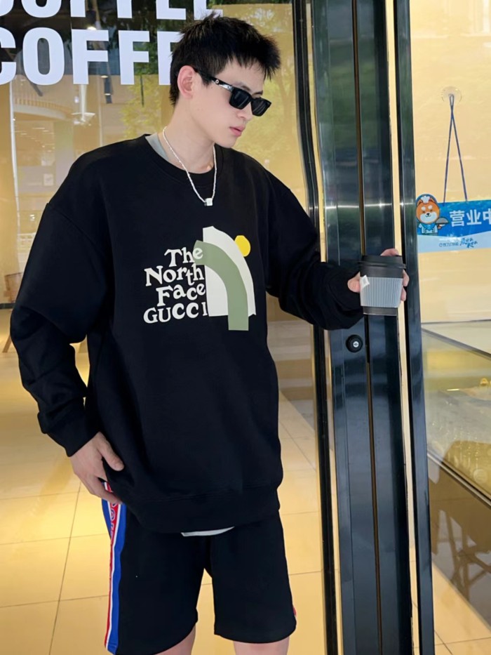 Clothes 	 Clothes Gucci x TNF 7