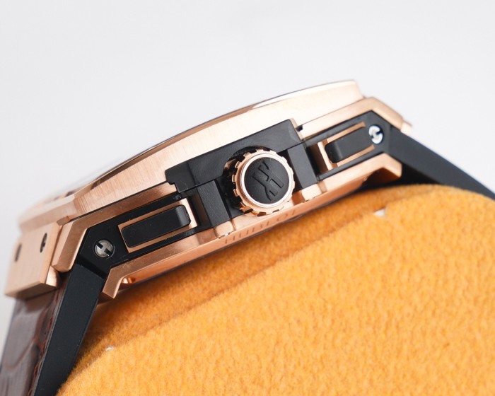 Watches Hublot SPIRIT OF BIG BANG 315619 size:45 mm