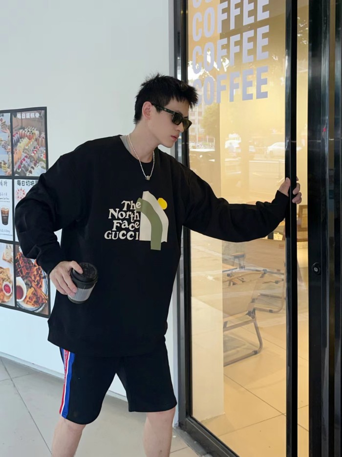 Clothes 	 Clothes Gucci x TNF 7