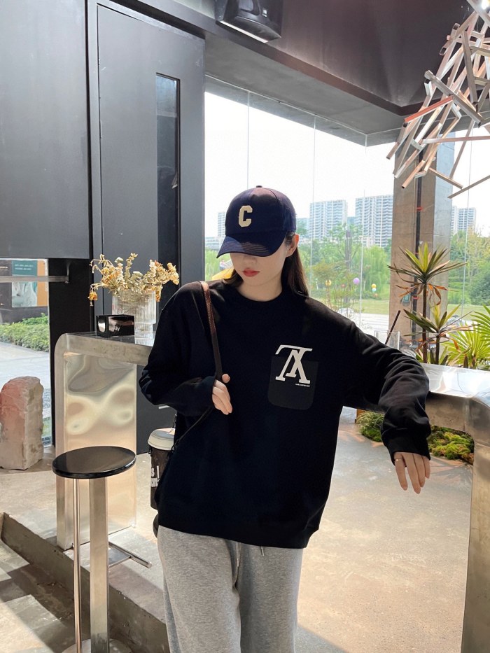 Clothes Louis Vuitton 1021