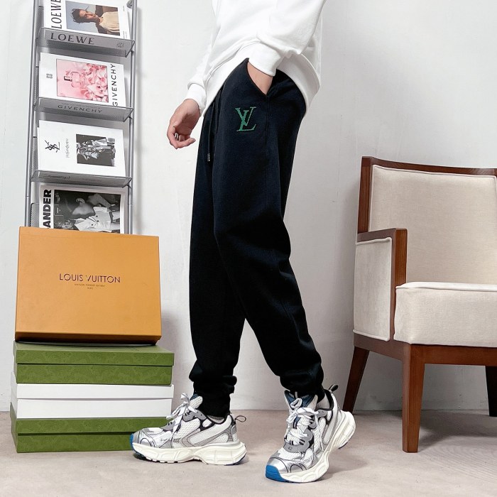 Clothes Louis Vuitton 1017