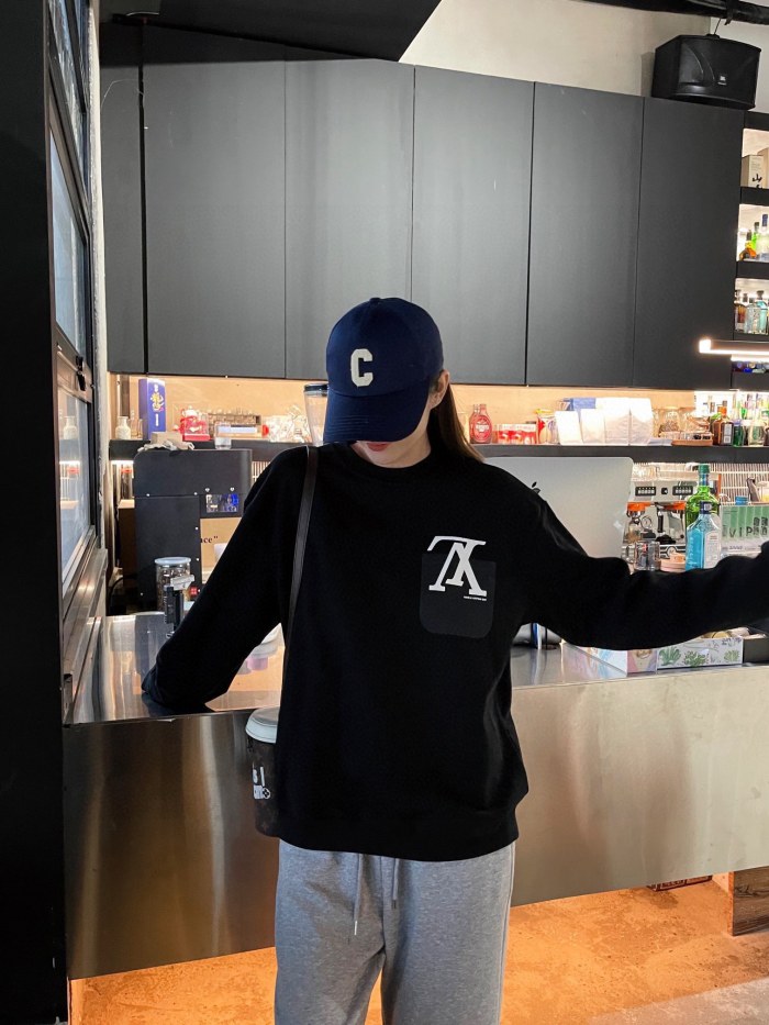 Clothes Louis Vuitton 1021