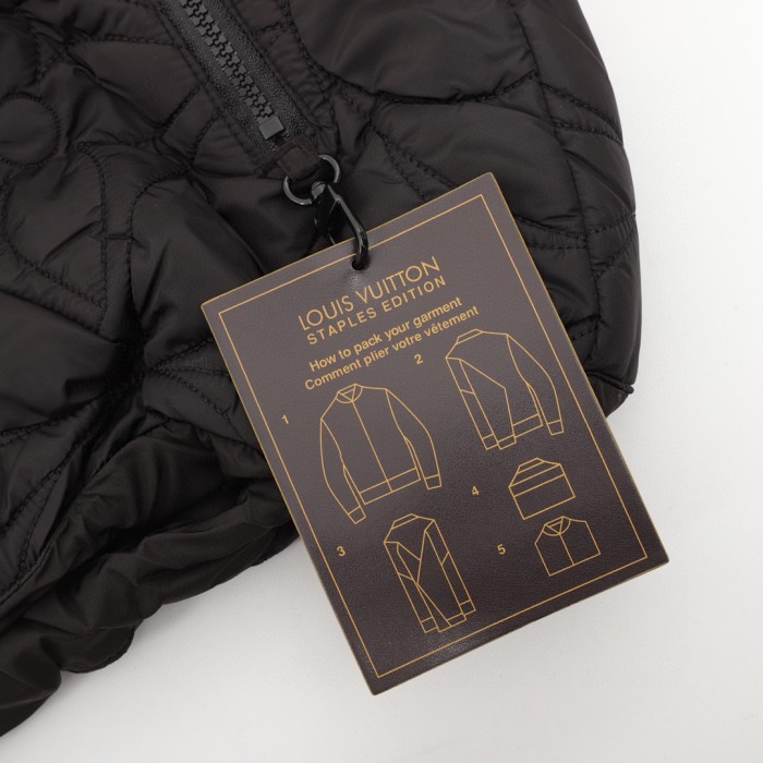 Clothes Louis Vuitton 1028