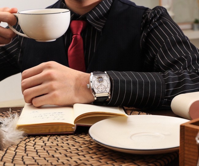 Watches Hublot 30080/000P-9357 size:39*12 mm