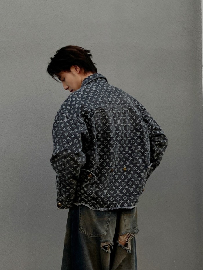 Clothes Louis Vuitton 1034