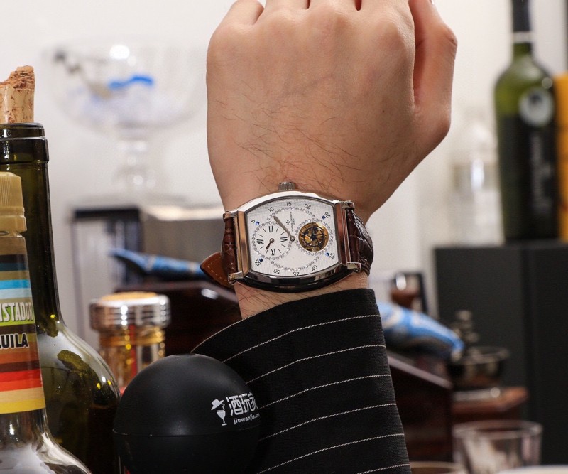 Watches Hublot 30080/000P-9357 size:39*12 mm