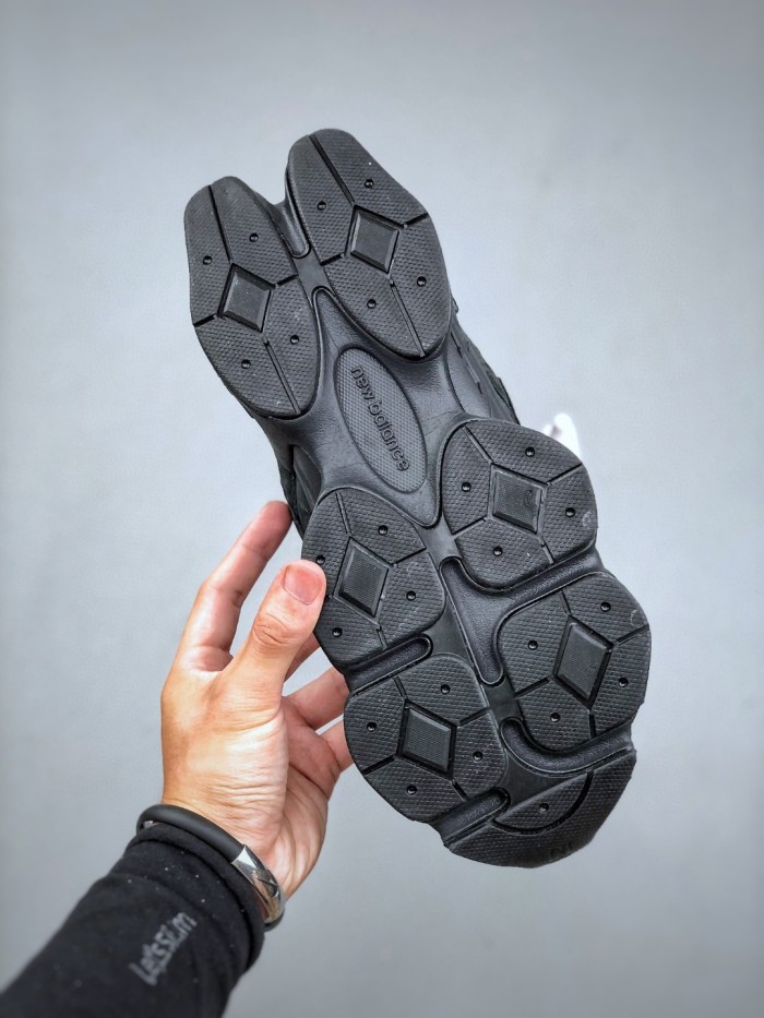 New Balance 9060 Triple Black