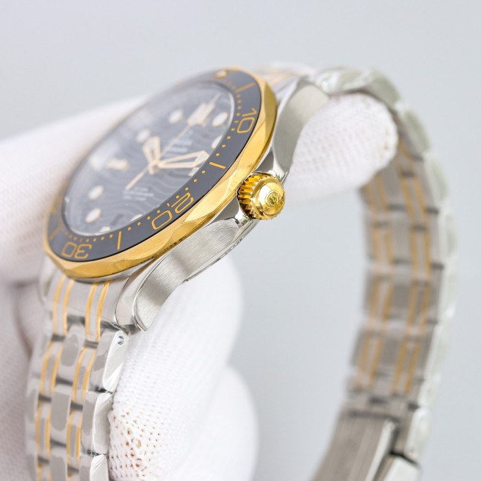 Watches OMEGA 89238899 size:42*11 mm