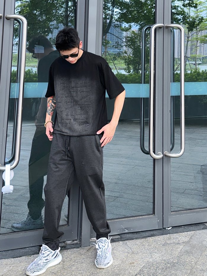 Clothes Louis Vuitton 1049