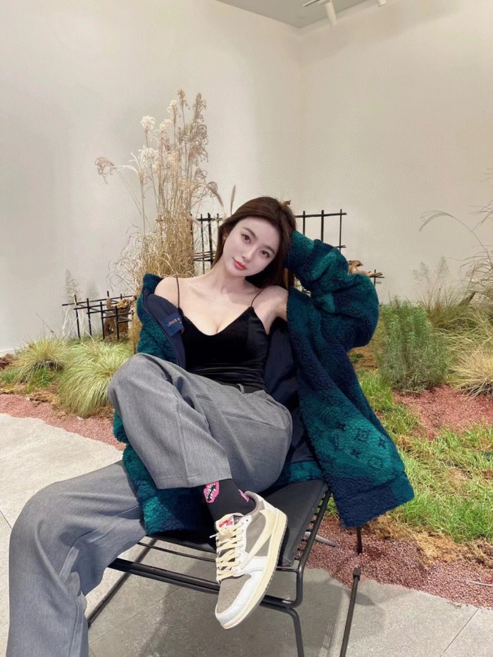 Clothes Louis Vuitton 1042