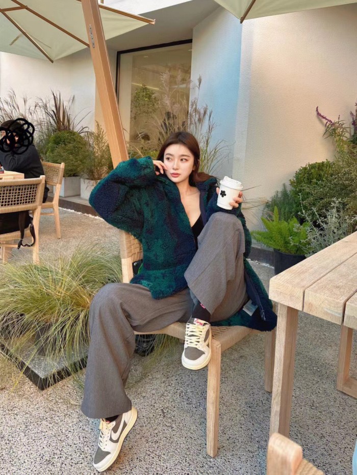 Clothes Louis Vuitton 1042