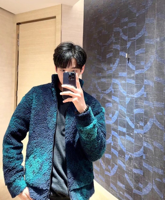 Clothes Louis Vuitton 1042