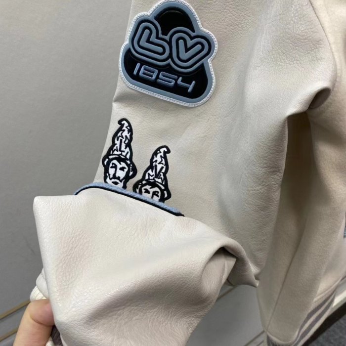 Clothes Louis Vuitton rabbit