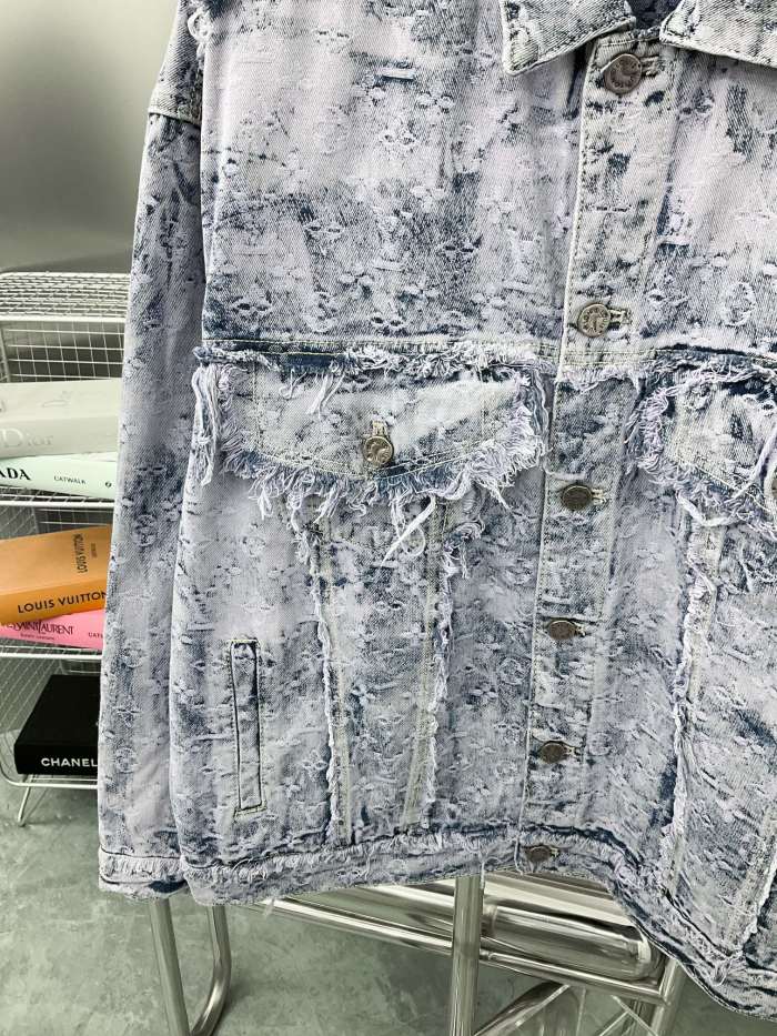 Clothes Louis Vuitton 1051