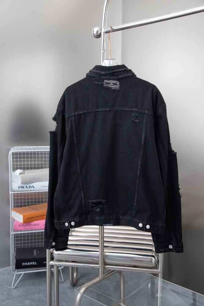 Clothes Balenciaga 759