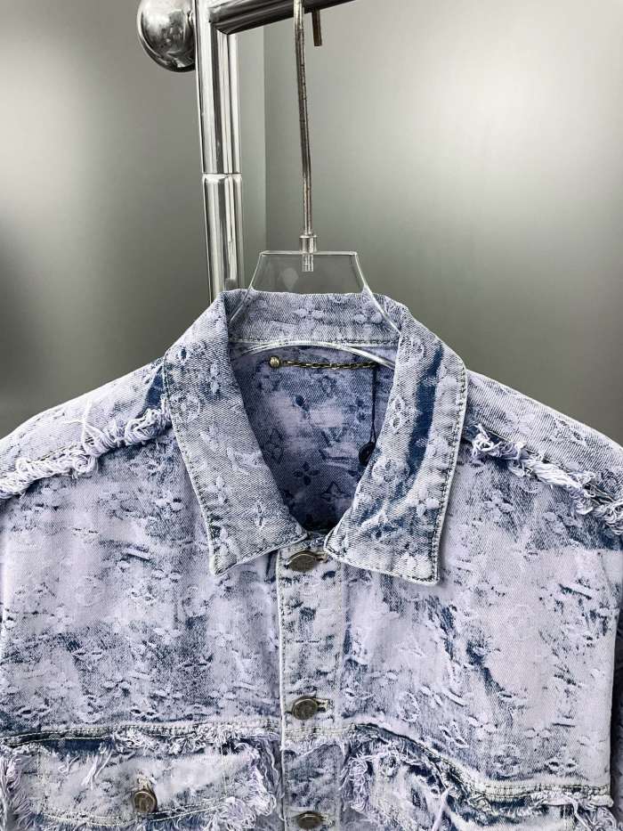 Clothes Louis Vuitton 1051