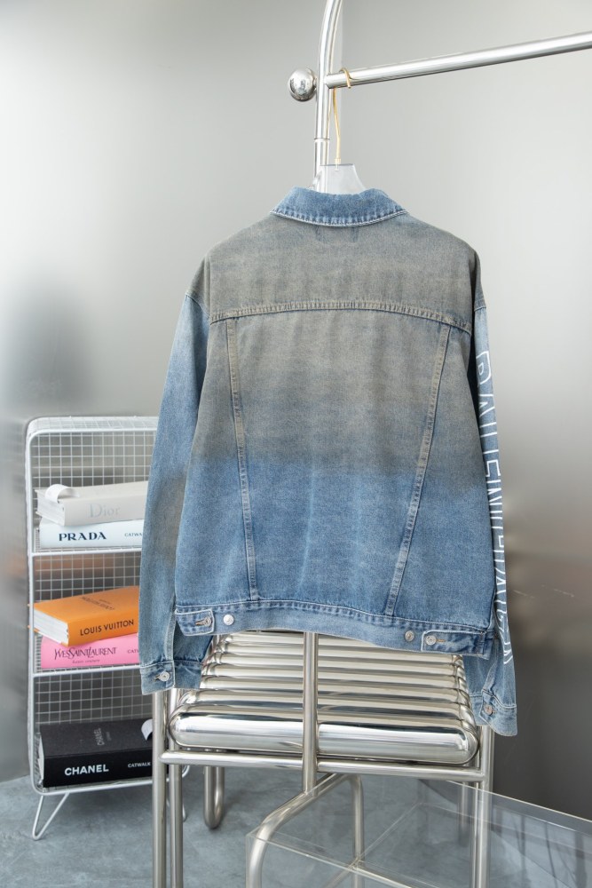Clothes Balenciaga 763