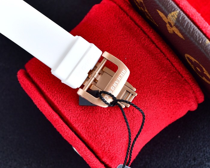 Watches Richard Mille 322594 size:45*31 mm