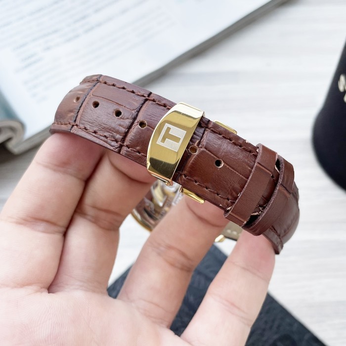 Watches Tissot 322497 size:41*12 mm